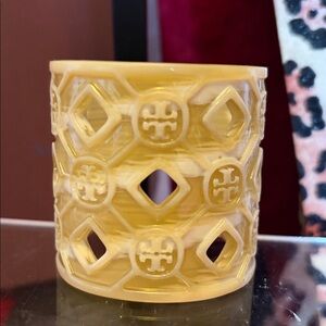 TORY BURCH HORN RESIN CREAM & BEIGE PERFERATED CUFF BRACELET